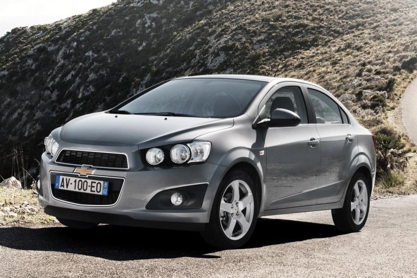 Chevrolet Aveo t300 седан