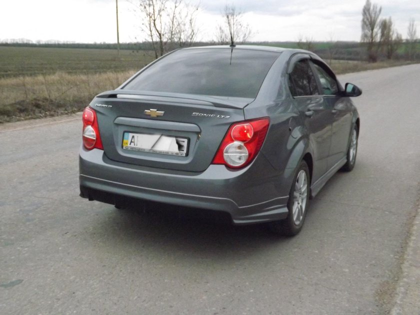 Chevrolet Aveo t300 сзади