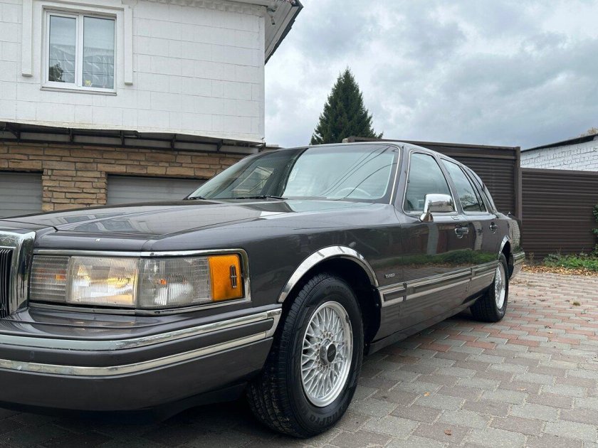 Линкольн таун кар 1992