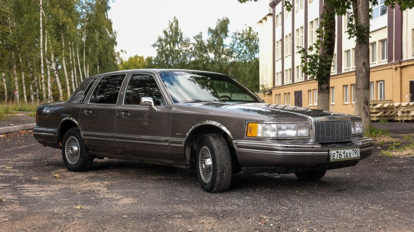 Линкольн таун кар 1990