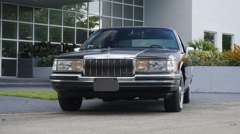 Lincoln Town car 1990