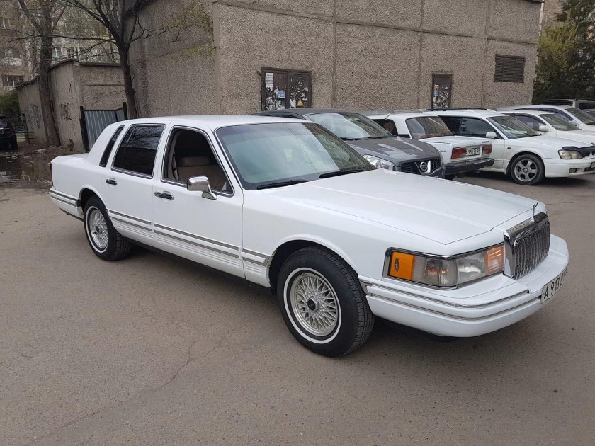 Lincoln Town car 1993