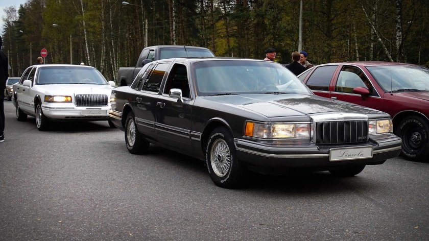 Lincoln Town car 1990
