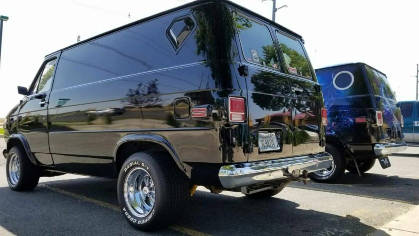 Крутой микроавтобус