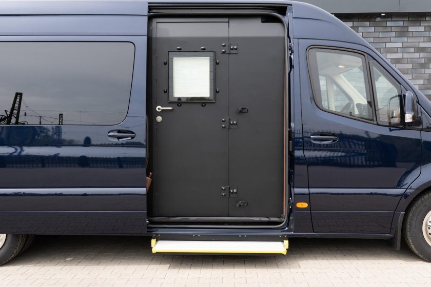 Бронированный мобильный офис