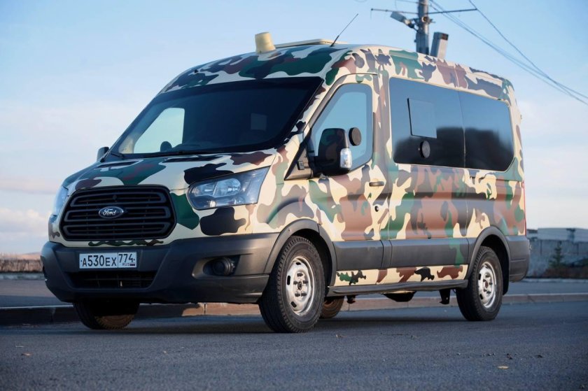 Военный микроавтобус