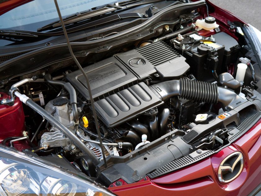 Мазда 2 под капотом