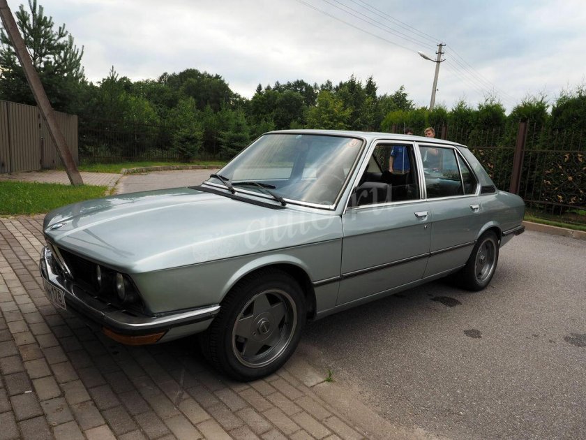 BMW e12 520