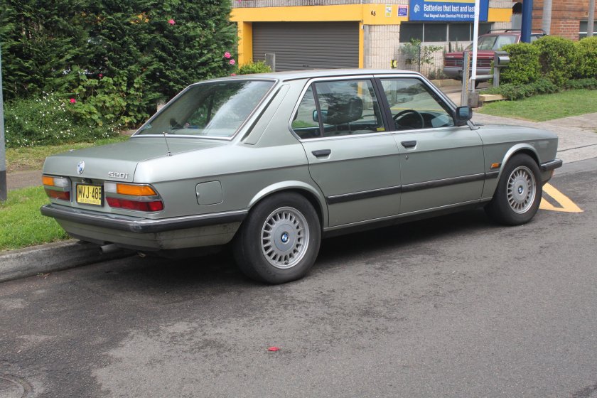BMW e28 528i