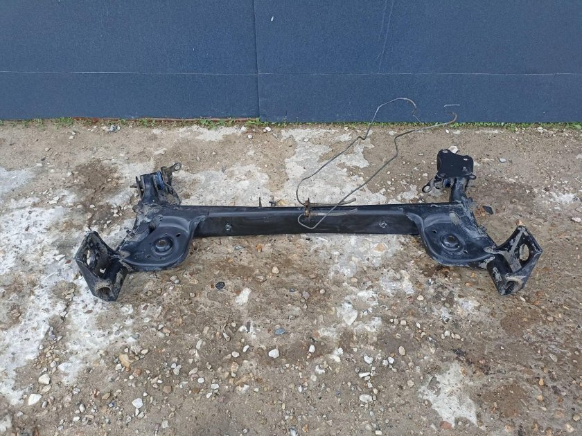 Балка задняя