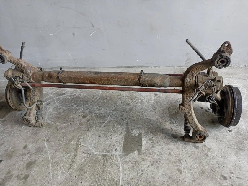 Балка задняя для