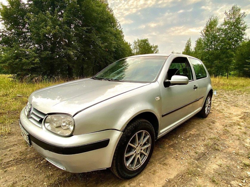 Фольксваген гольф 2000г 1.4