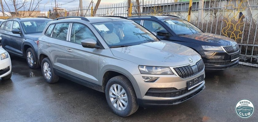 Шкода Карок бежевый капучино металлик