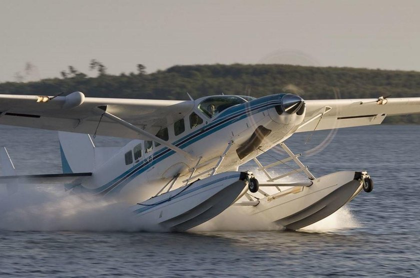 Гидросамолет Cessna, 208 Carava