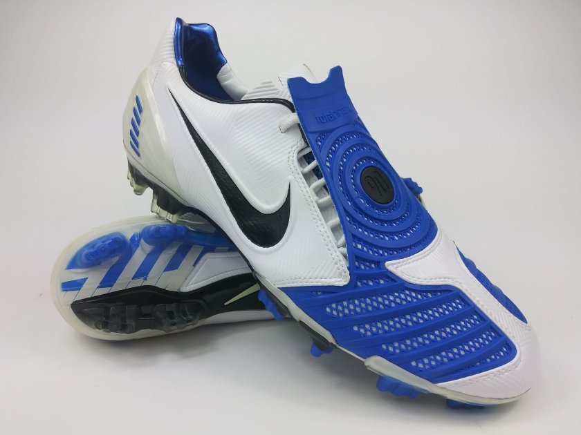 Бутсы найк тотал 90