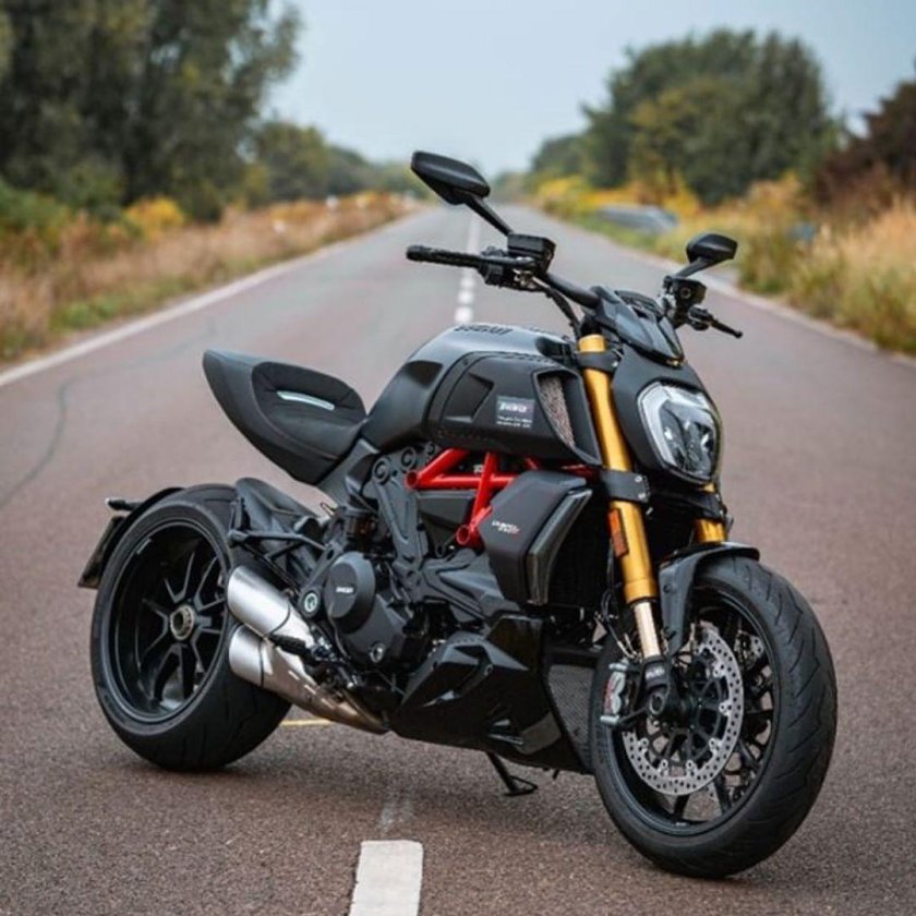 Мотоцикл ducati diavel