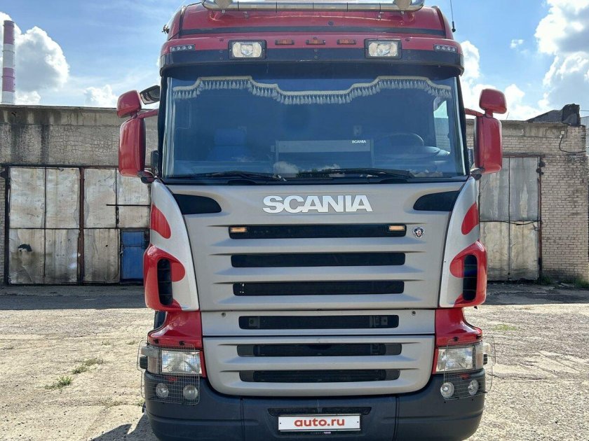 Скания тягач с жилой зоной