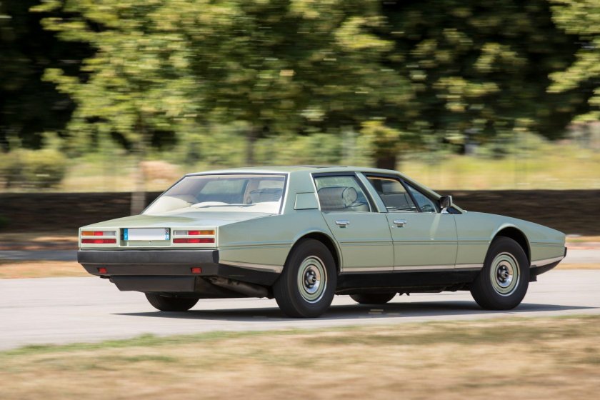 Aston martin lagonda 1976