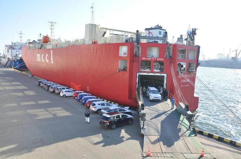 Судно автомобилевоз Енисей