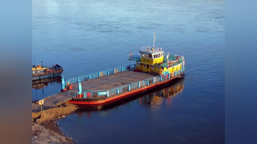 Самоходная баржа толкач