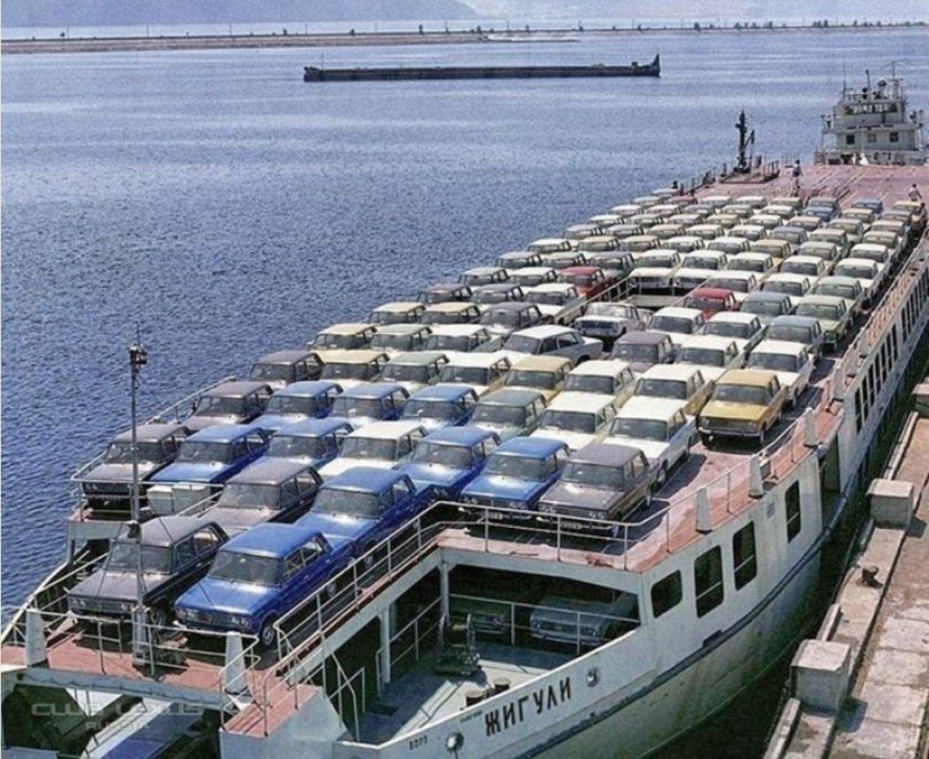 Баржа Жигули