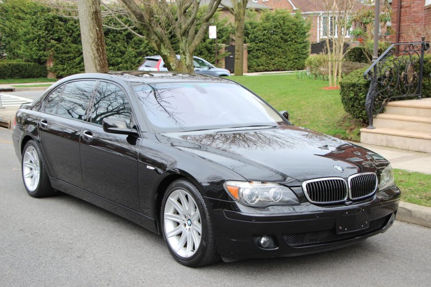 BMW 750 2006