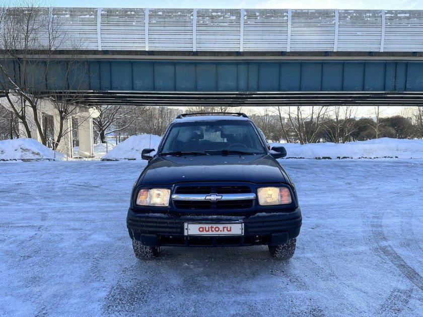 Chevrolet Tracker 2 бордовый