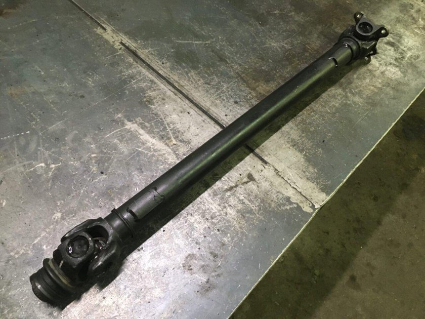 Карданный вал 41218072