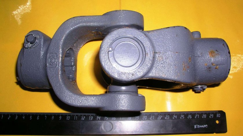 Шарнир АА-400 (шлиц 38х32х8/шлиц 38х32х8)