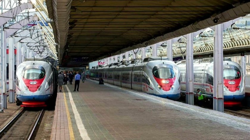 Сапсан на вокзале