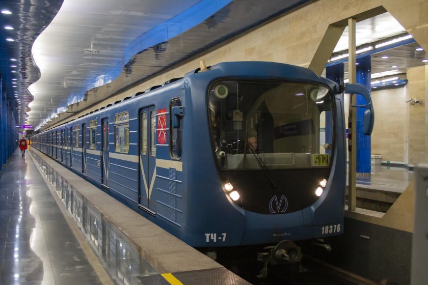 Метро СПБ составы