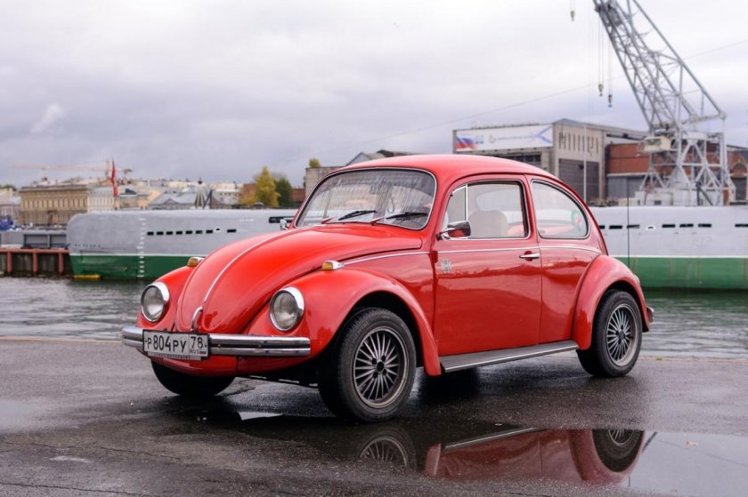 Фольксваген Битл красный