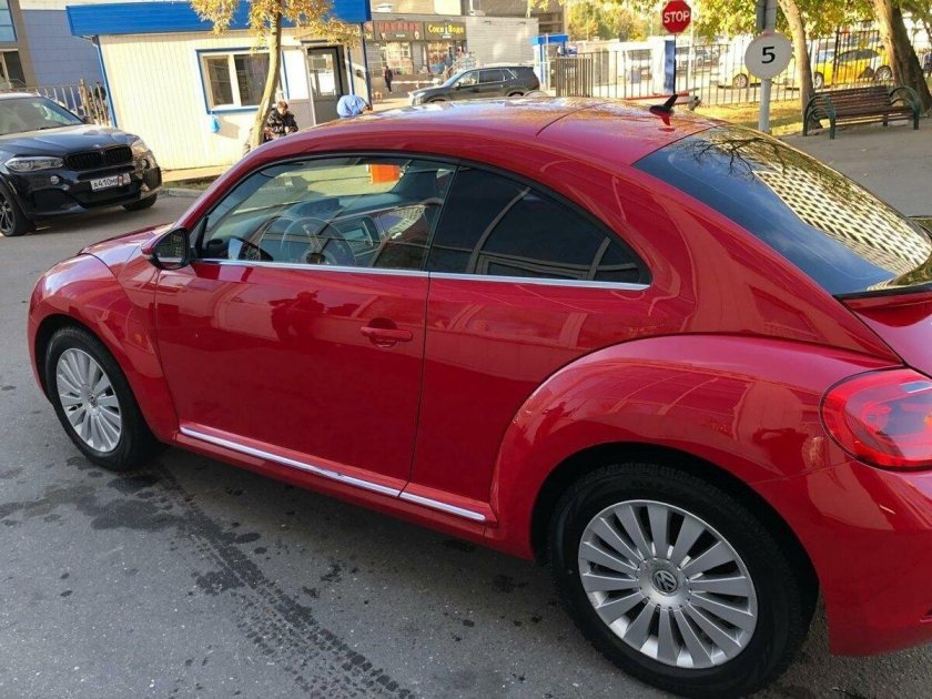 Volkswagen new beetle red
