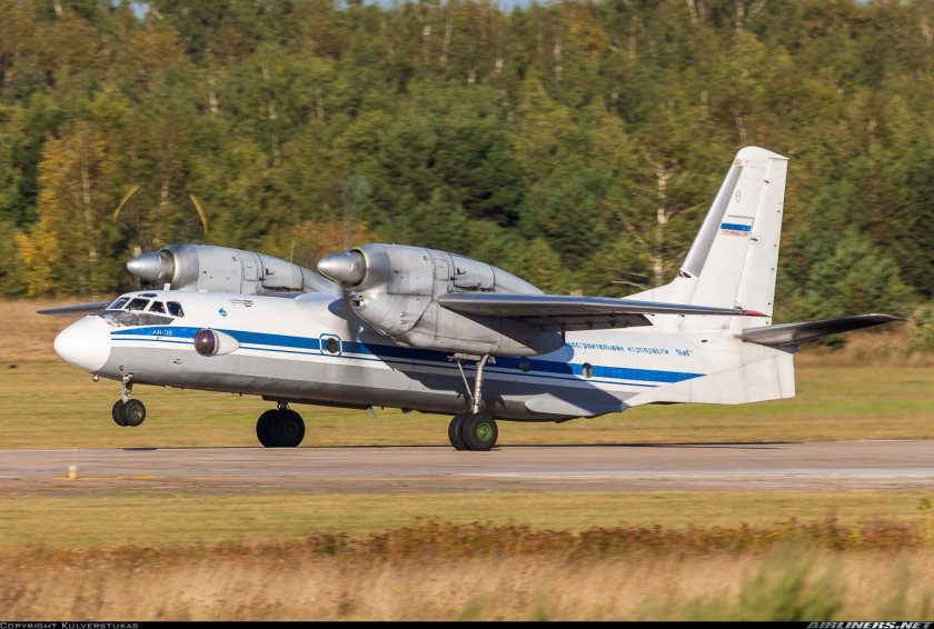 Самолет АН-32