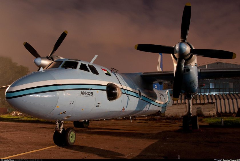 Самолет АН-32