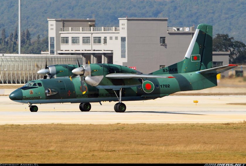 Самолет АН-32