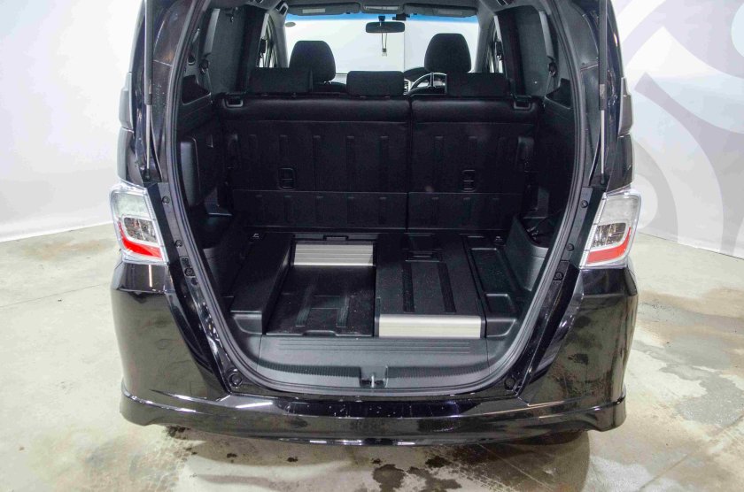 Honda freed spike 2012