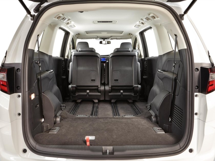 Хонда Фрид багажник