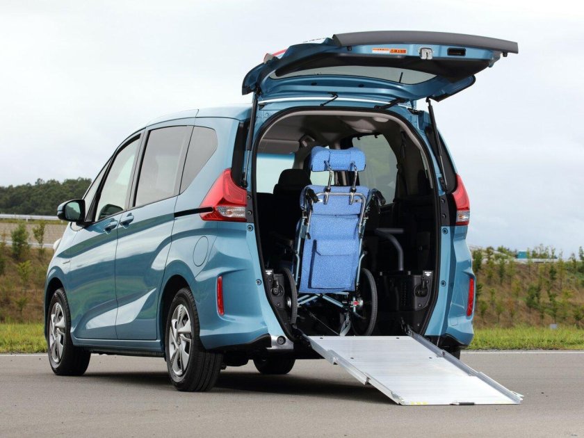 Honda freed Hybrid 2016