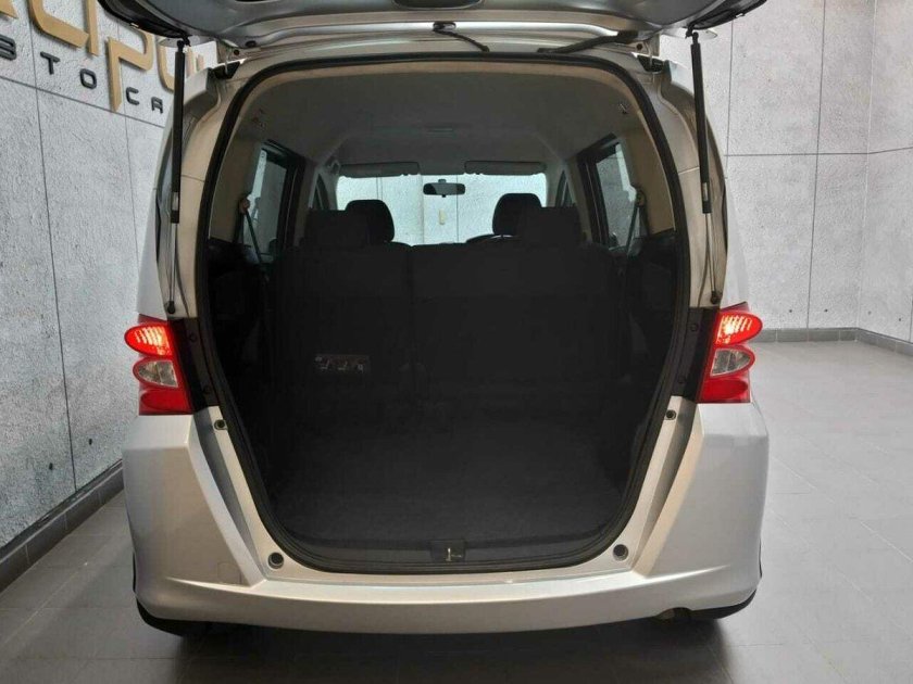 Хонда Фрид 2008