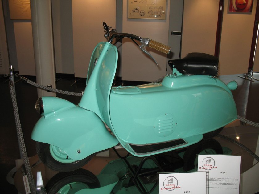 Мотороллер Vespa 150 tap