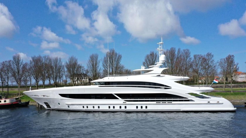 Яхта Heesen Triton
