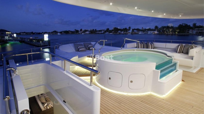 Яхта Heesen Triton