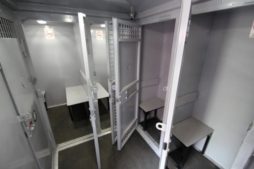 Автозак ФСИН внутри