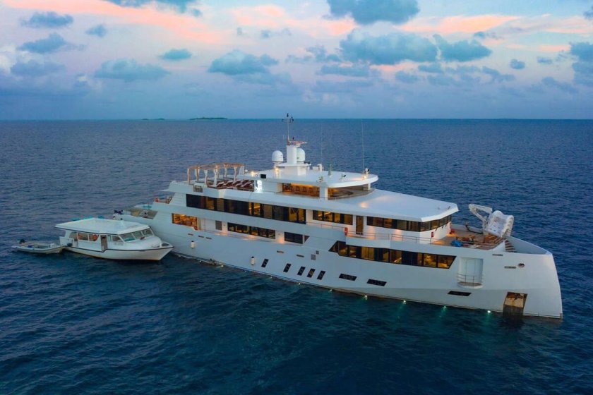 Яхта на мальдивах