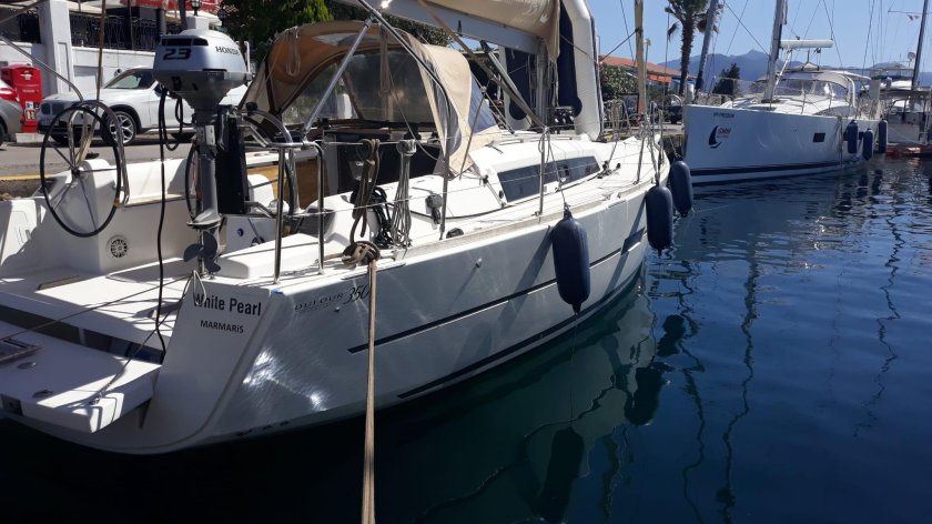 Парусная яхта