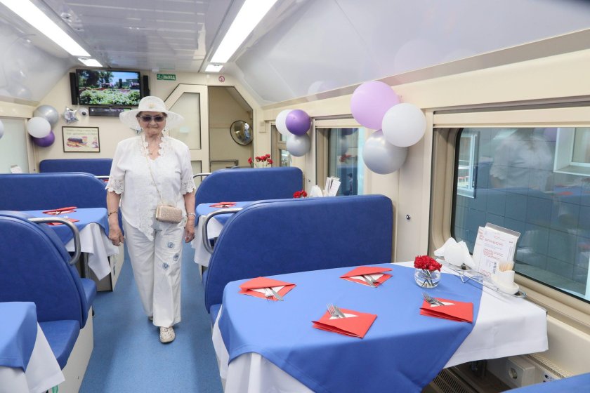 Двухэтажный вагон ресторан ржд