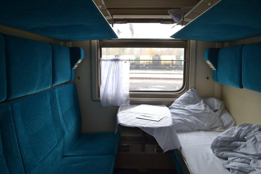Фирменный поезд Ямал 011е купе