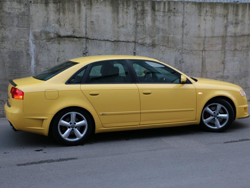 Ауди а4 желтая