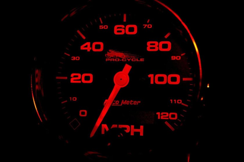 Красный спидометр